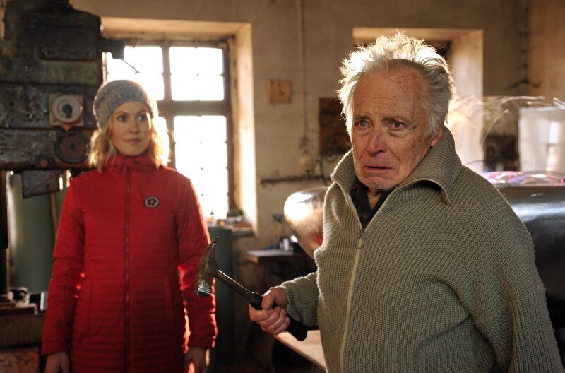 Klara (Wolke Hegenbarth, links) erfährt Erstaunliches von Rudi (Horst Westphal) über dessen Freund Egbert! – Bild: ARD/​Hardy Spitz