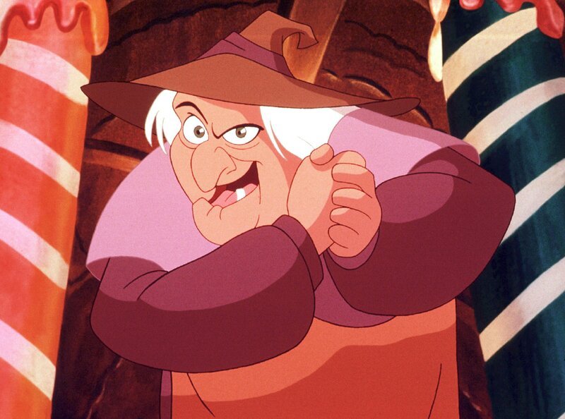 Die berühmte Hexe in ihrem Lebkuchenhaus hat nämlich eine ganz besondere Vorliebe für den armen Hänsel – Bild: NDR