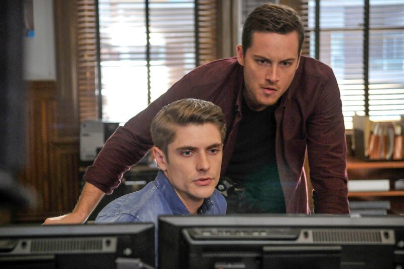 Craig Gurwitch (Samuel Hunt, l.), Jay Halstead (Jesse Lee Soffer) – Bild: MG RTL D /​ NBC Universal