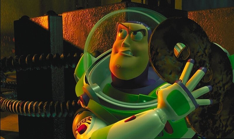 Um seinen Freund aus den Fängen seines Entführers zu befreien, stellt der Astronaut Buzz Lightyear (Bild) die ganze Stadt auf den Kopf … – Bild: FRM6 /​ ABC STUDIOS