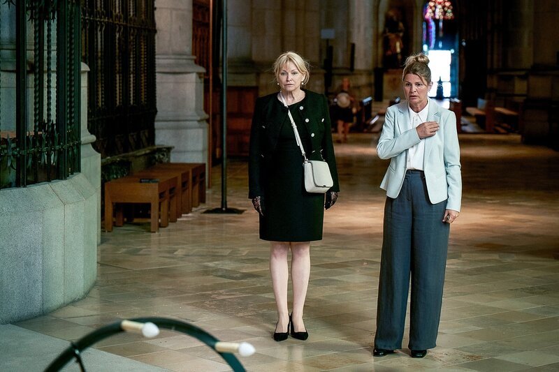 (v.li.): Judith Ohmayer (Grazyna Dylag), Maria Völck (Doris Hindinger) – Bild: Gebhardt Productions /​ ORF