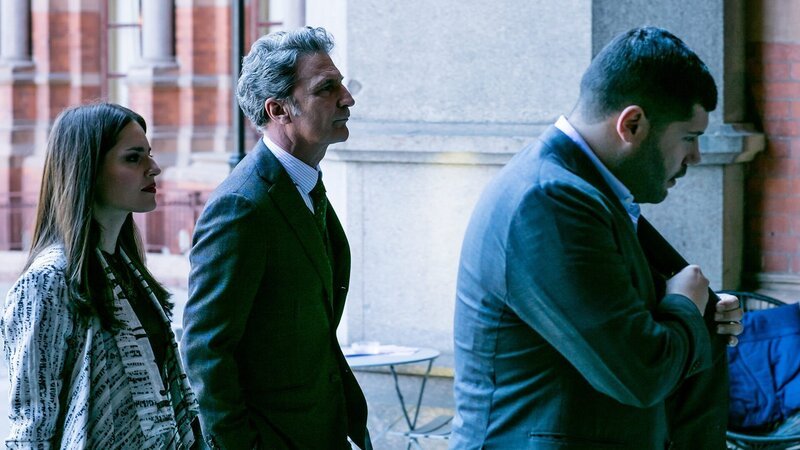 L-R: Azzurra Avitabile (Ivana Lotito), Alberto Resta (Andrea Renzi) und Genny Savastano (Salvatore Esposito) – Bild: AXN