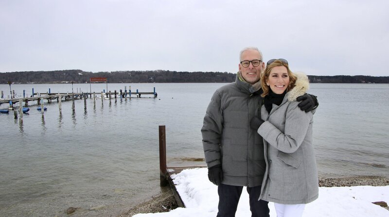 Martina Klein und Thomas Scheidemann beim Spazieren. – Bild: BR/MDR/Schmidtfilm Martina Klein und Thomas Scheidemann beim Spazieren. – Bild: BR/MDR/Schmidtfilm