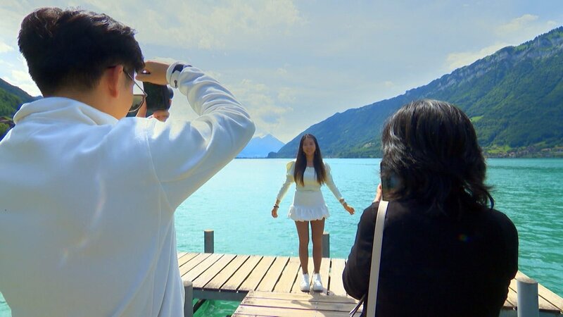 Netflix-Touristen stürmen die Alpen – Bild: ORF/​Bavaria