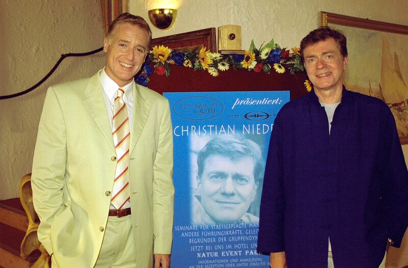 (v.li.): Albert Fortell (Felix Hofstätter), Peter Wolfsberger (Christian Niedeck). – Bild: ORF/​Hubert Mican