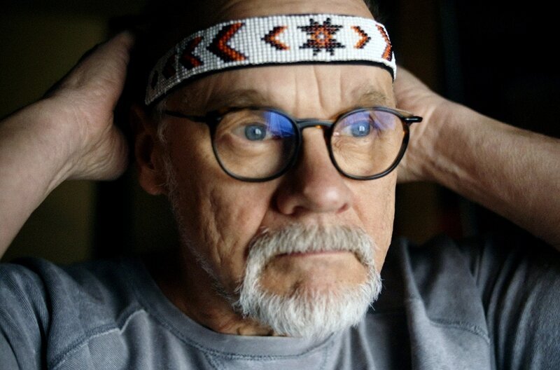 Ilpo Okkonen erinnert sich an seine Zeit im Gaialand. – Bild: Imagissime/​Aito Media/​Les Gens