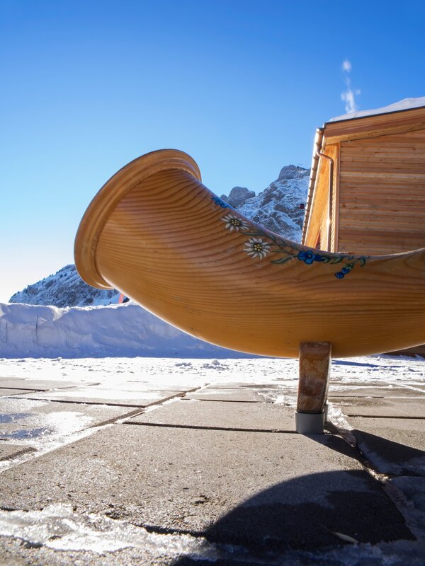 Alphorn detail, Wind instrument detail. (s13e08  Discovery) – Bild: Discovery Communications, Inc.
