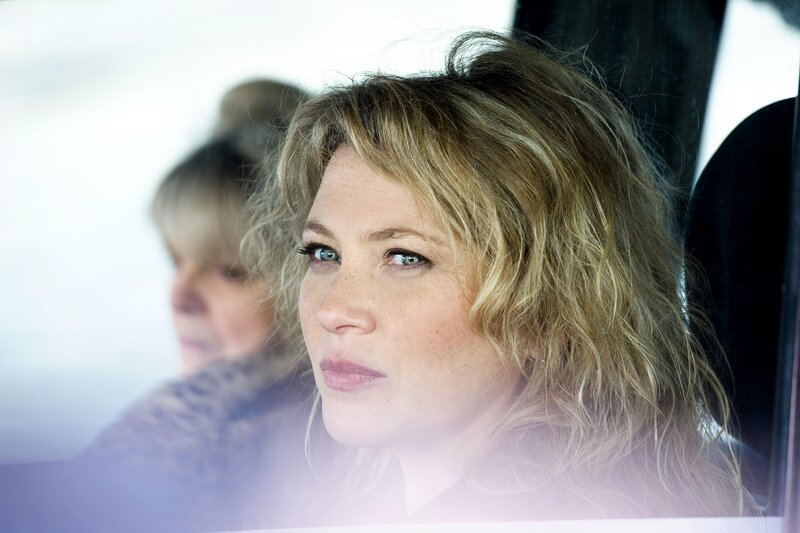 Candice Renoir (Cécile Bois) – Bild: FabienMalot