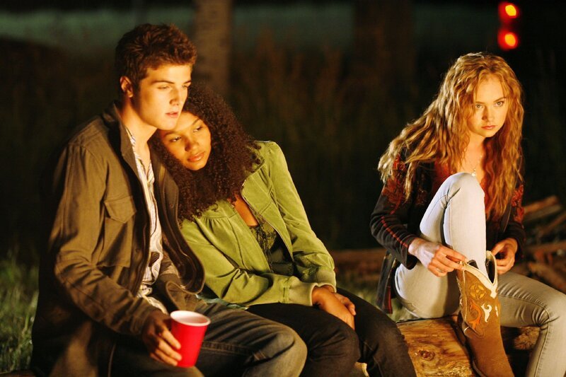 (v.l.): Ben Stillman (Beau Mirchoff), Soroya Duval (Greta Onieogou) und Amy (Amber Marshall) – Bild: RTL Passion