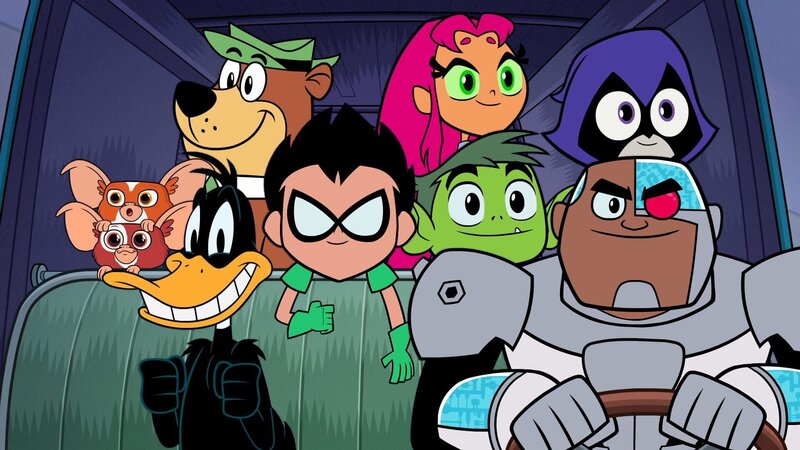 v.li.: Gremlins, Daffy Duck, Yogi Bear, Robin, Starfire, Beast Boy, Cyborg, Raven – Bild: WBEI /​ DC