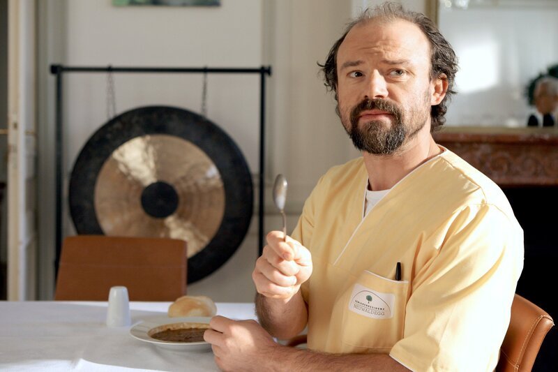 Gerhard Liebmann (Theo). – Bild: ORF