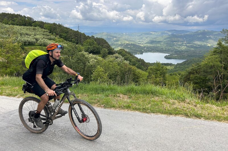 Ferruccio Labita beim Training im Münchner Umland. – Bild: BR/​Caroline Hofmann