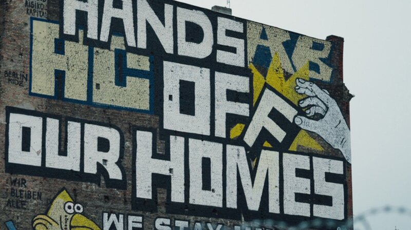 Besetzte Häuser wie die Köpi gibt es heute in Berlin nur noch wenige. – Bild: rbb/​rbb/​Andy Lehmann/​arte/​WDR