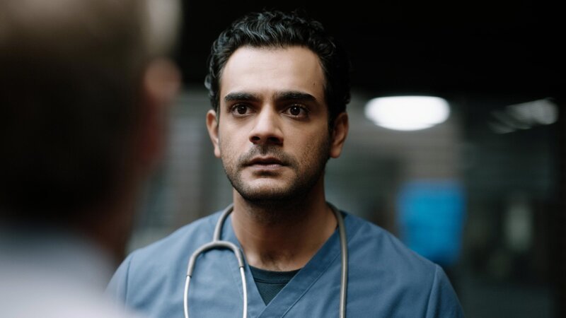 Bashir Hamed (Hamza Haq) – Bild: SRF/​2021 Sphere Media 2020 inc.