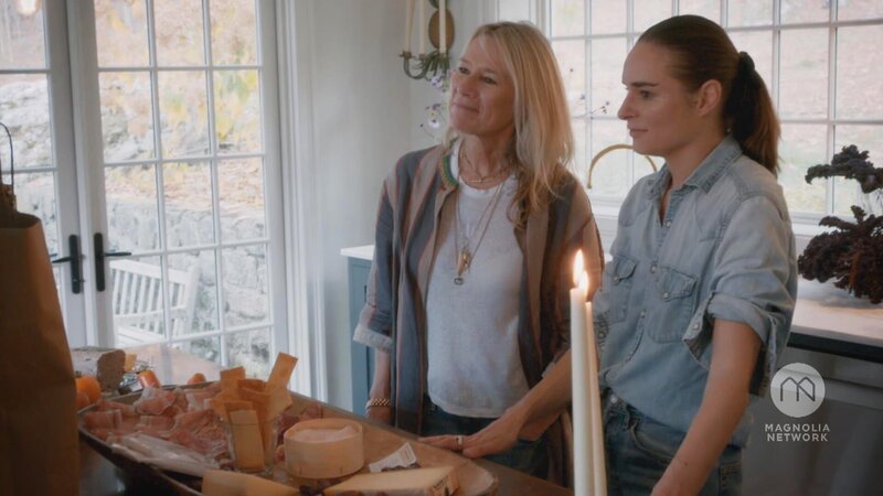 Helen (l.) – Bild: Warner Bros. Discovery