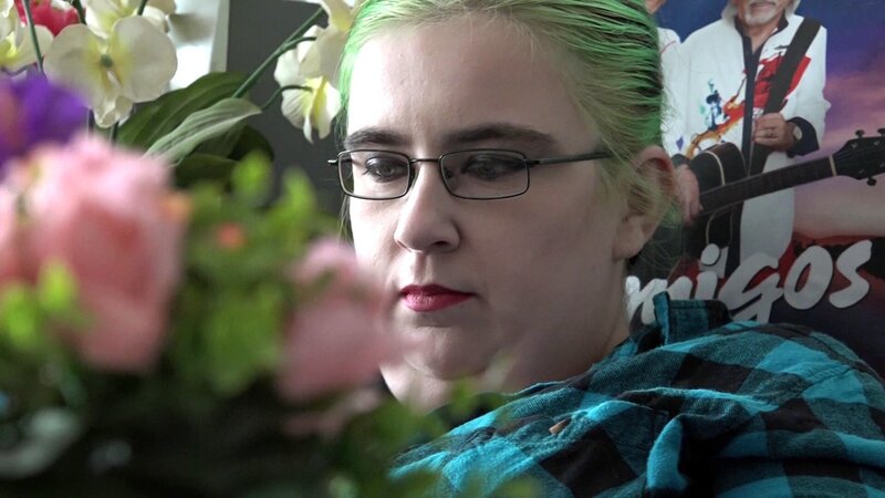 Jana ist arbeitsuchend und wohnungslos. Zwei Attribute, die nicht wirklich gut zusammenpassen. Schon gar nicht, wenn man darum kämpft, seine Kinder wieder zurückzubekommen. Jetzt hat sie Hoffnung auf die alte Wohnung ihrer Schwester. – Bild: RTLZWEI