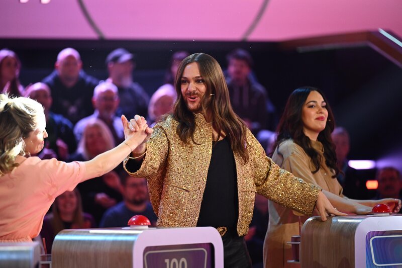 (v.l.n.r.) Caroline Frier; Riccardo Simonetti, Nilam Farooq – Bild: Joyn /​ Willi Weber