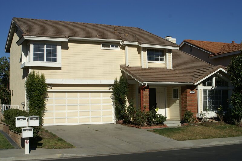 Wird das Haus in La Mircada aus den ’90ern Tarek und Christina wirklich einen guten Gewinn einbringen? – Bild: HGTV/​Scripps Networks, LLC.