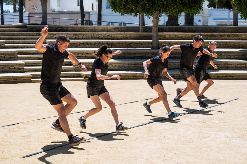Champion der Champions: Sieben ehemalige Sportstars stellen sich einem harten Wettkampf in unterschiedlichen Disziplinen. Dabei leben sie während einer Woche gemeinsam in Andalusien. – Bild: SRF/​Valeriano di Domenico
