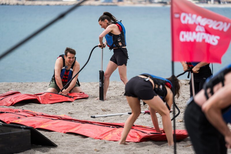 Champion der Champions; Sieben ehemalige Sportstars stellen sich einem harten Wettkampf in unterschiedlichen Disziplinen. Dabei leben sie während einer Woche gemeinsam in Andalusien. Folge 3 – Bild: SRF/​Valeriano di Domenico