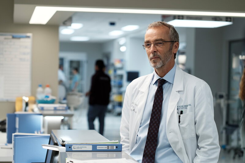 Transplant – Ein besonderer Notarzt
Staffel 2
Folge 13
John Hannah als Jed Bishop
SRF/​2021 Sphere Media 2020 inc. – Bild: SF2