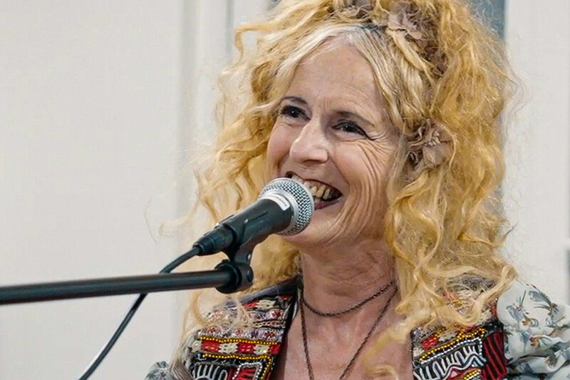 I’ll remember you, Die Serie, Staffel 1, Folge 2, Jodel-Techno-Musikpionierin Christine Lauterburg bei der Bandprobe im Rahmen des Projekts «I’ll Remember You» – Bild: SRF/​Milan