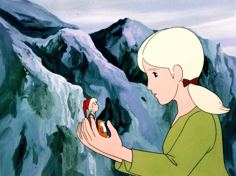 Sonja erzählt Nils und Krümel, warum die Fischer schon so lange keinen Hering mehr gefangen haben und Nils und Krümel beschließen zu helfen. – Bild: ORF (FS1/​FS2) /​ ORF1