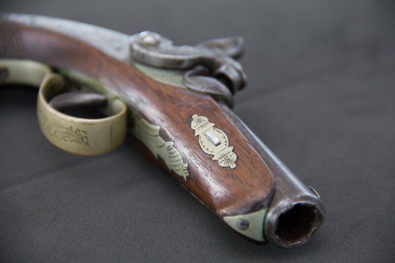 The ornate barrel and design of the Lincoln Pistol. Also known as a Derringer, this was the type of pistol used to assassinate Abraham Lincoln. – Bild: The National Geographic Channel