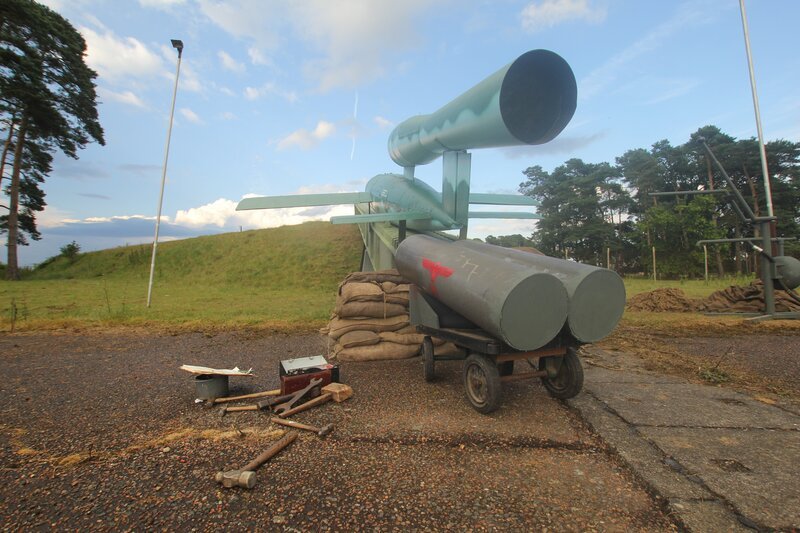 DRAMA RECONSTRUCTION: About to launch and test the first ever V1 missile. It promptly crashes after launch. – Bild: The National Geographic Channel