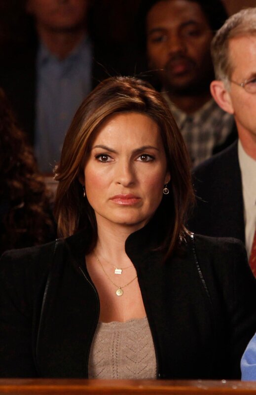 Front l-r Mariska Hargitay as Det. Olivia Benson – Bild: NBC Universal, Inc. /​ Will Hart