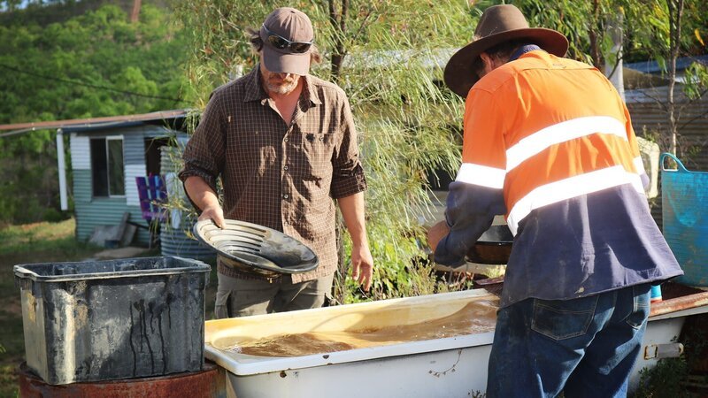 L-R: Andreas und Mat. – Bild: Warner Bros. Discovery