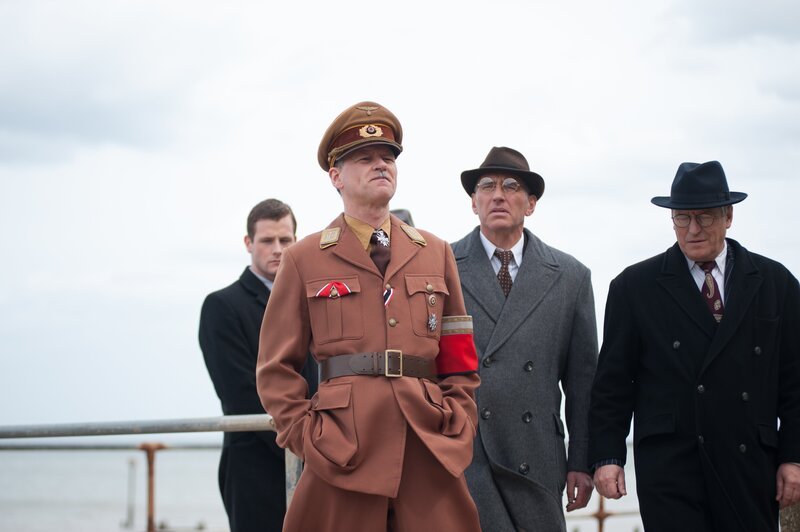 Dorsch with his designers talking about Operation Sea Lion. – Bild: The National Geographic Channel