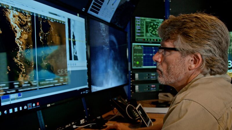 Die USS Lexington war die Geburtsstunde der Marinefliegerei und siegte in der ersten Schlacht zwischen Flugzeugträgern. Wenige Stunden später ging sie aufgrund feindlichen Feuers in Flammen auf. Achtzig Jahre später hofft Petrel, das Wrack und die berühmten Flugzeuge zu finden. – Bild: National Geographic