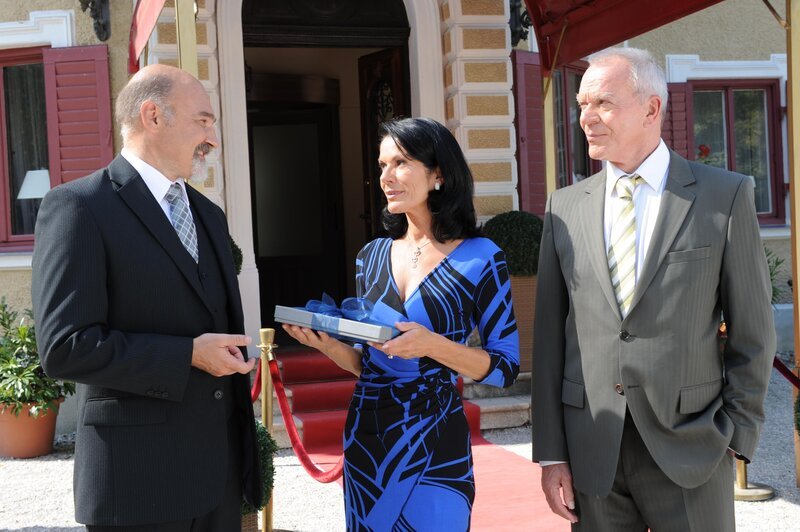 (v.l.n.r.) Grosswihler (Christoph Wettstein); Doris (Simone Ritscher); Werner (Dirk Galuba) – Bild: Ann Paur
