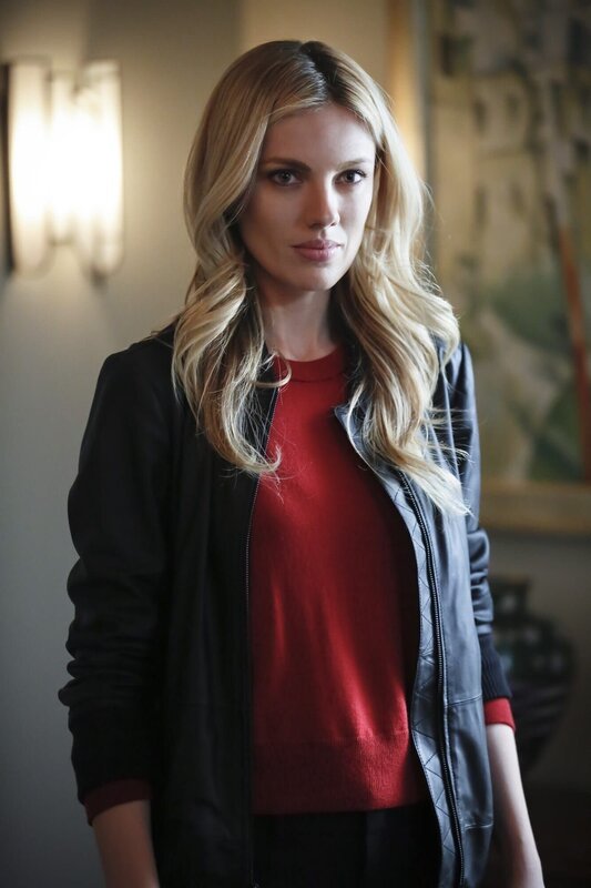 Bar Paly (Anastasia (Anna) Kolcheck) – Bild: FRM6 /​ CBS BROADCASTING INC