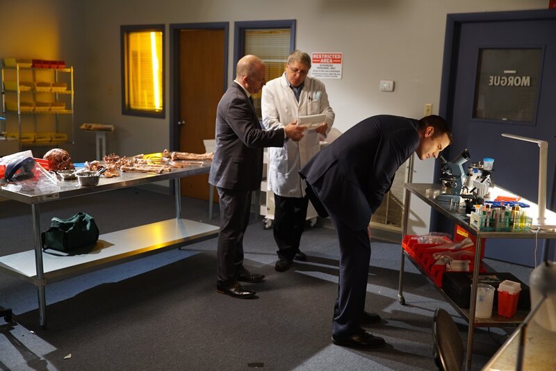 Lt. Joe Kenda  (Carl Marino, re.) – Bild: Jupiter Entertainment, 2018 Lizenzbild frei