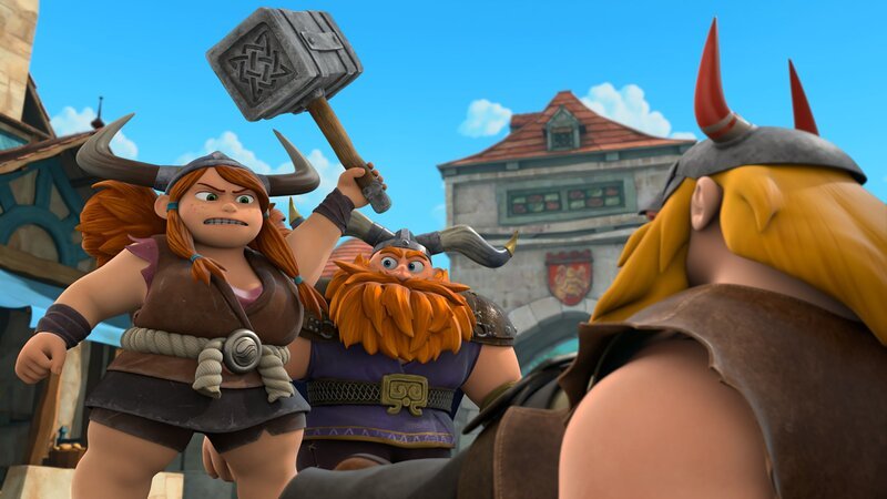 Erik, der Einäugige (rechts), taucht plötzlich auf dem Fest der Einheit auf, das die Wikinger jährlich zu Ehren Haralds (Mitte) feiern und will eine Wahrheit verkünden. Doch Herfrid (links) will das nicht zulassen. – Bild: ZDF/​Method Animation/​ZDF Studios