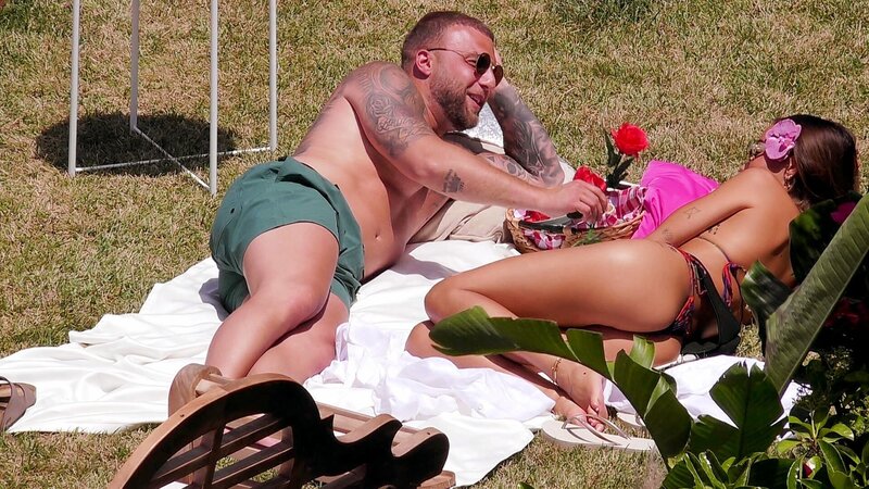 Filip hat sich für Tatum etwas einfallen lassen – Bild: RTLZWEI