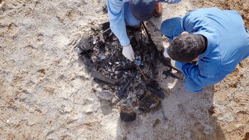 Verbrannte Überreste einer Leiche – Bild: Mediengruppe RTL