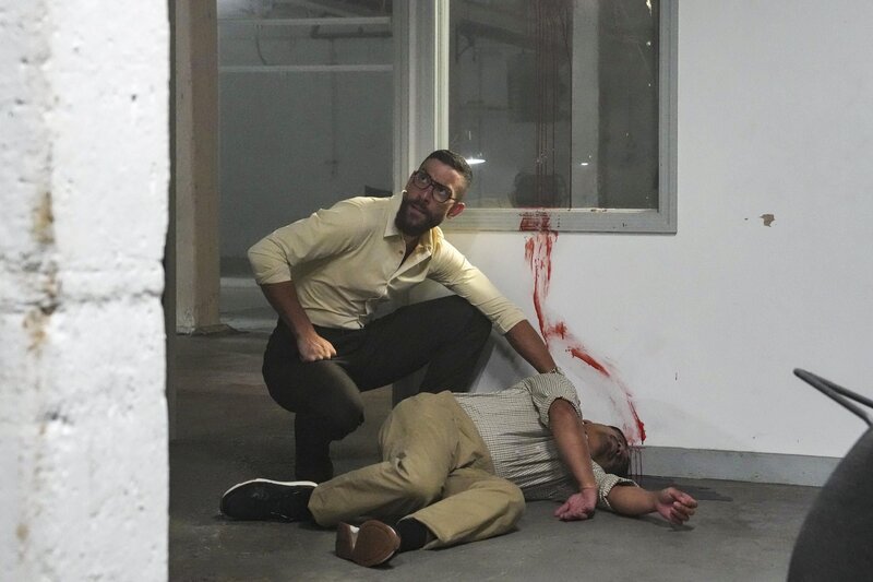 Special Agent Omar Adom ‚OA‘ Zidan (Zeeko Zaki, l.) – Bild: David M. Russell