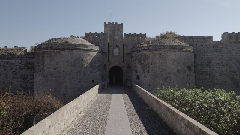 Umgeben von dicken Mauern gilt die Stadt Rhodos lange als uneinnehmbar – bis am 26. Juni 1522 das Unvorstellbare passiert und die Insel von den Osmanen belagert wird. – Bild: ZDF