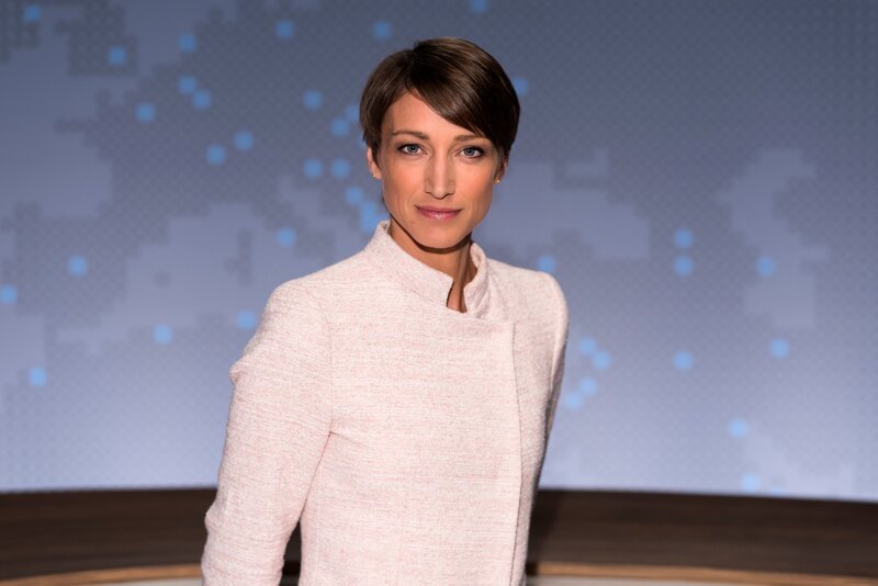 Moderatorin Sophie von Puttkamer. – Bild: BR / Ralf Wilschewski Moderatorin Sophie von Puttkamer. – Bild: BR / Ralf Wilschewski