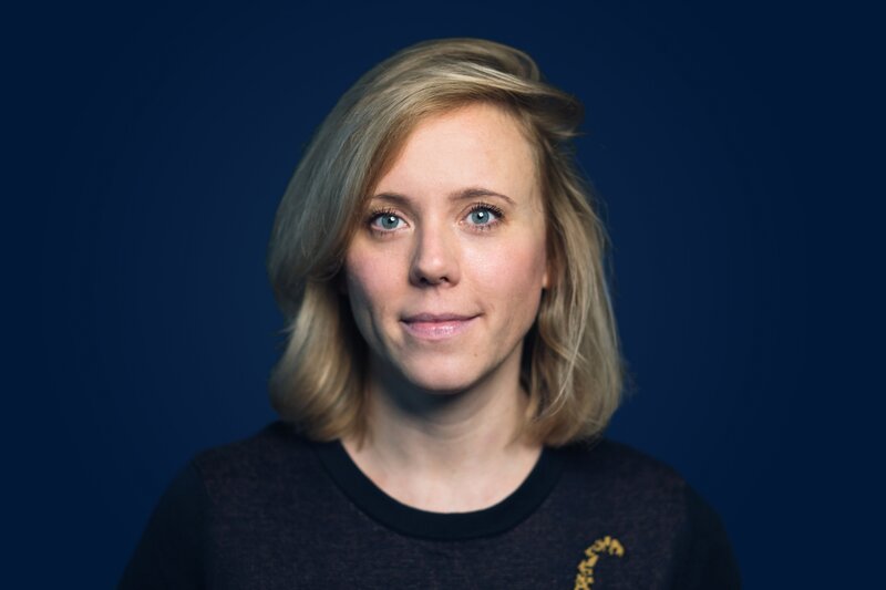 Moderatorin Christina Wolf. – Bild: BR/​Lisa Hinder