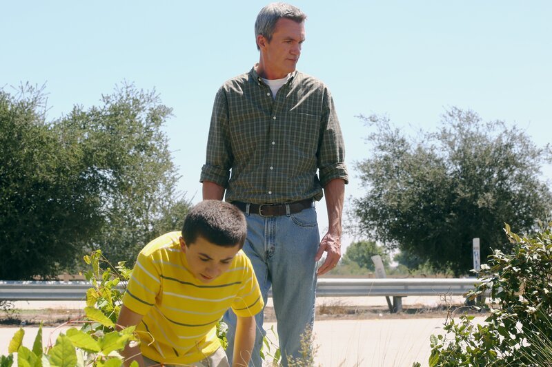 Brick (Atticus Shaffer, l.); Mike (Neil Flynn, r.) – Bild: MEI2 /​ 999- RTI S.p.A. Interactive Media – P.Iva 03976881007 – Tutti i diritti riservati l Per la pubblicità Mediamond S.p.a., RTI spa, Gruppo Mediaset.