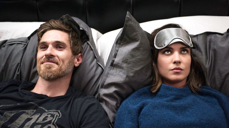 Dave Annable als Billy Wilson, Odette Annable als Lizzie Hinnel – Bild: PLURIMEDIA (Mass Hysteria Entertainment)