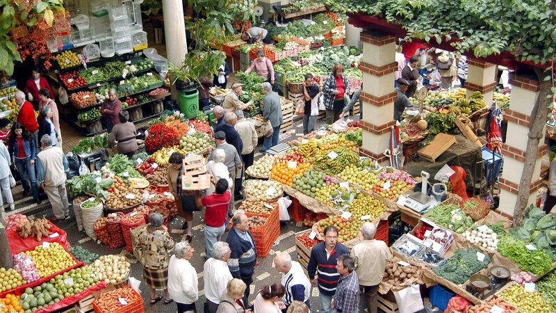 Obstmarkt in Funchal. – Bild: ZDF und ORF; Power of Earth