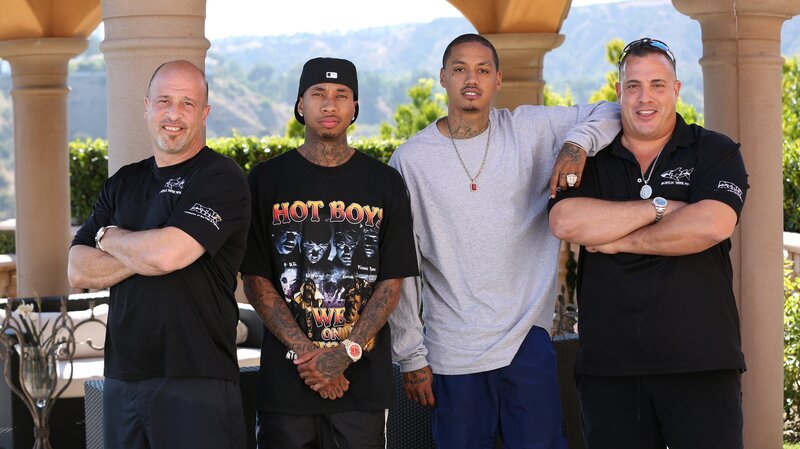 Brett and Wayde hang out with Tyga in his incredible Bel Air home. – Bild: Animal Planet /​ Discovery Communications