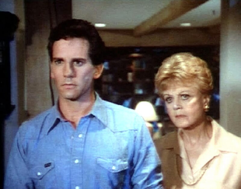 Jessica (Angela Lansbury) unterstützt Del (Michael Spound), dessen Frau ermordet wurde. – Bild: Super RTL