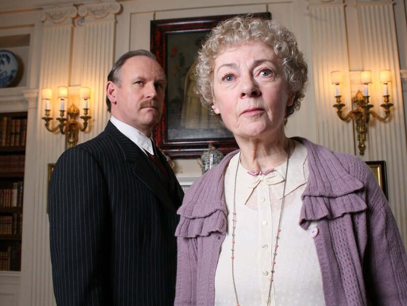 Dr. Joshua Waters (Michael Maloney, l.); Miss Marple (Geraldine McEwan, r.) – Bild: Sat.1 Gold