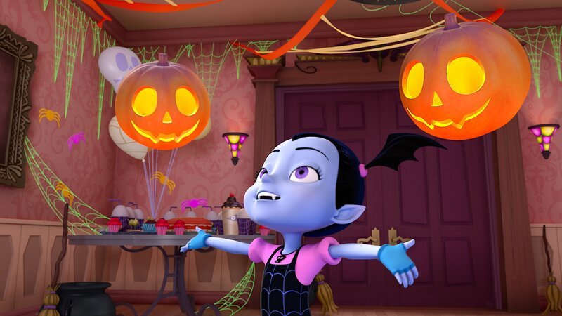 „Disneys Vampirina“: Hauntley-Halloween /​ Frankenblume. Vampirina und ihre Familie laden Freunde aus Transsylvanien ein, um ihr erstes Halloween zu feiern. In „Frankenblume“ versucht Vampirina, eine verwelkte Blume wiederzubeleben. – Bild: TABLOIDS OUT; NO BOOK PUBLISHING WITHOUT PRIOR APPROVAL. NO ARCHIVE. NO RESALE./​Disney Junior